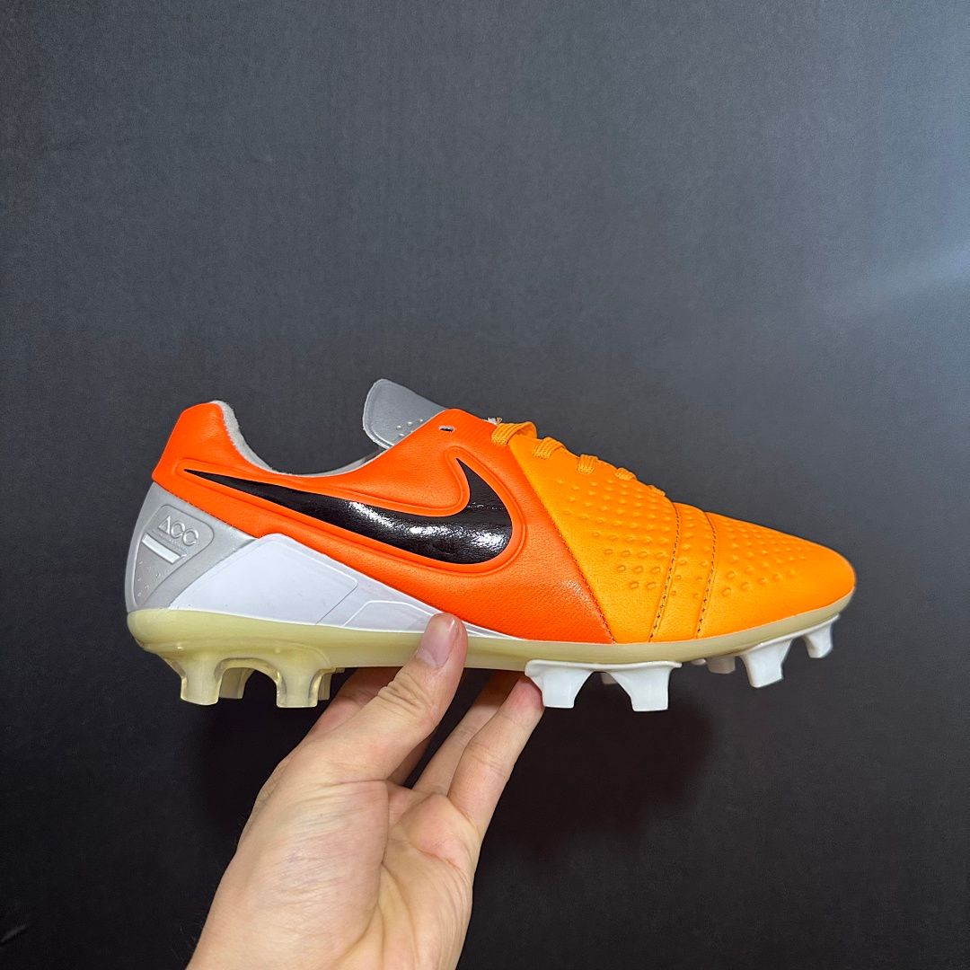 Nike CTR360 V8 FG