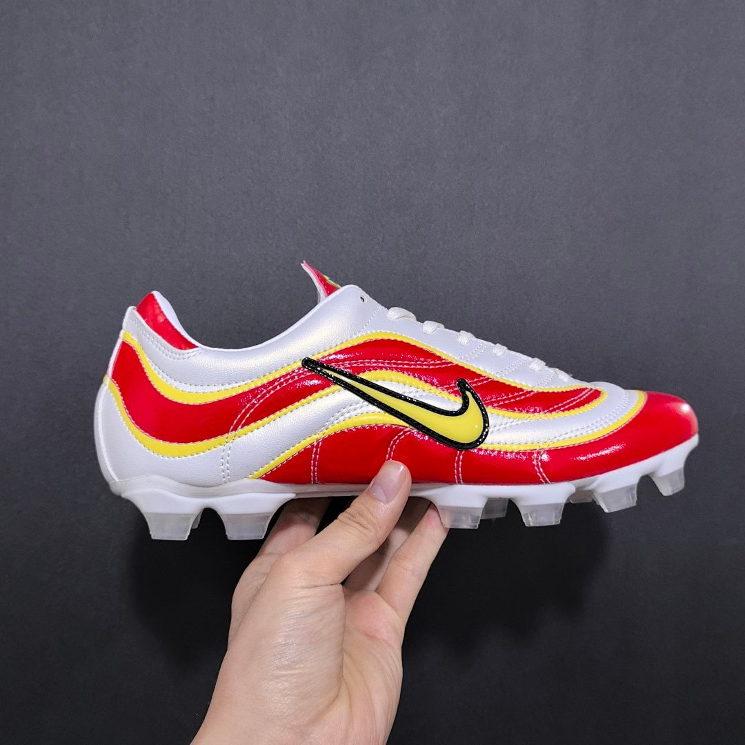 R9 Football Boot V7 FG