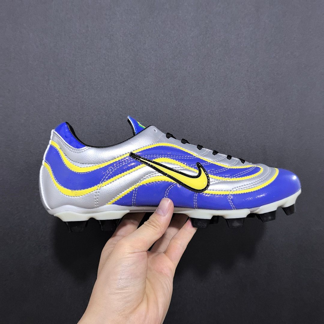 R9 Football Boot V9 FG