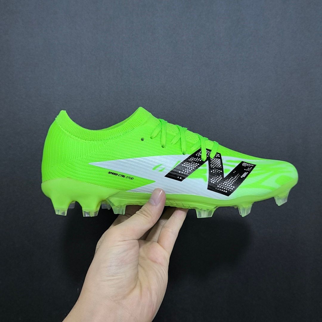 New Balance Football Boot V2 FG