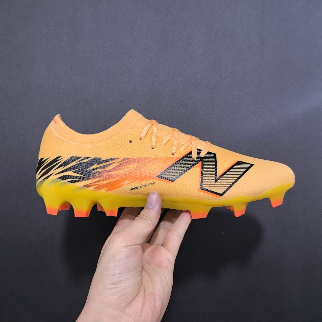 New Balance Football Boot V4 FG