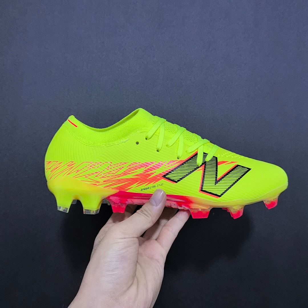 New Balance Football Boot V6 FG