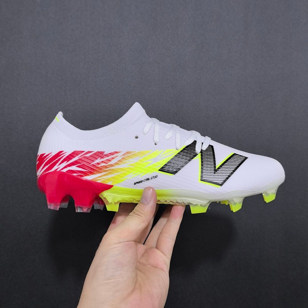 New Balance Football Boot V9 FG