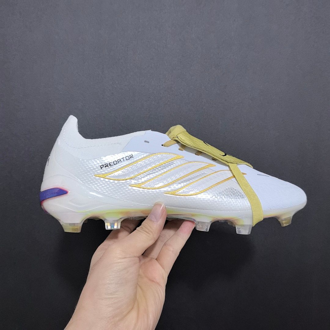 Adidas Predator 26 V12 FG