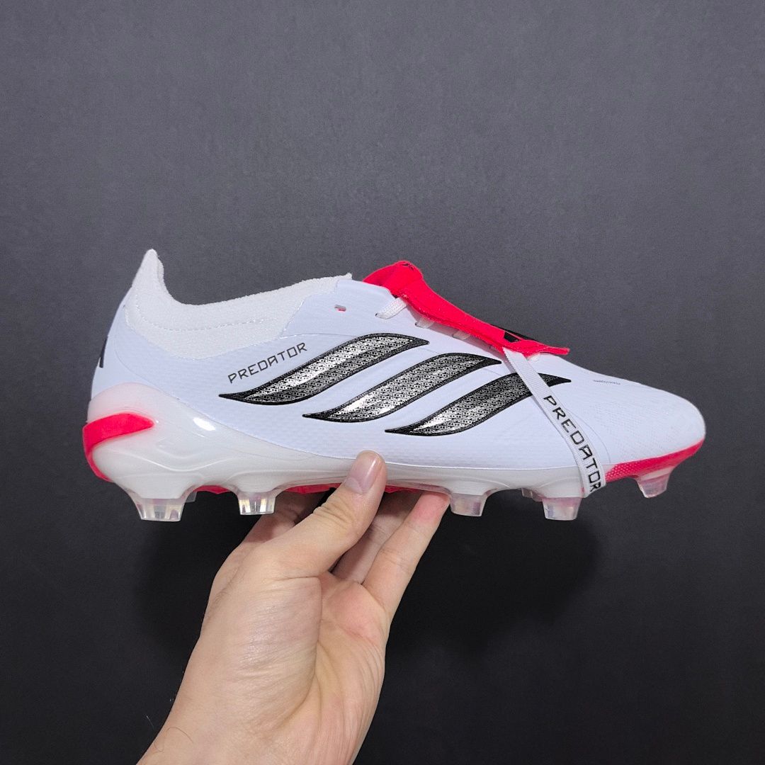 Adidas Predator 26 V17 FG