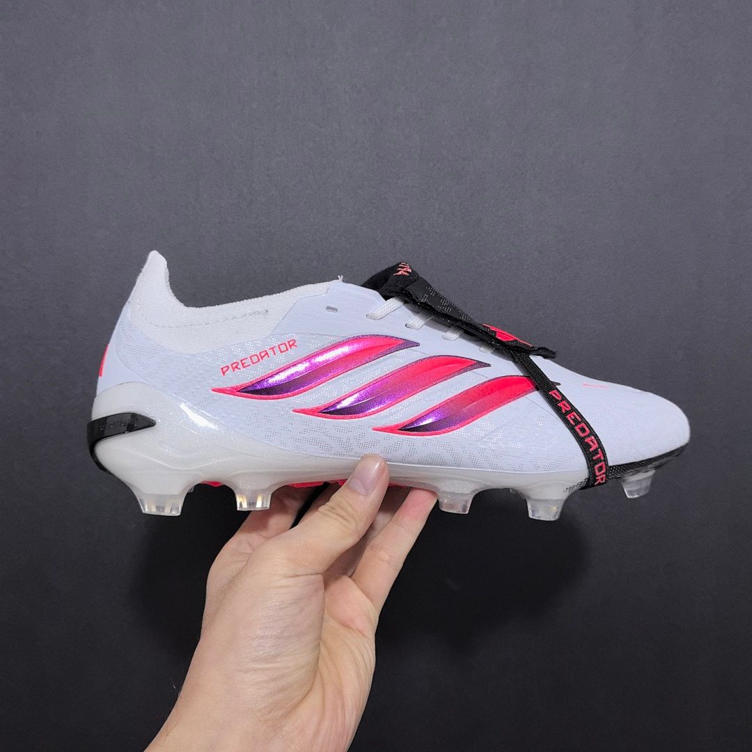 Adidas Predator 26 V18 FG