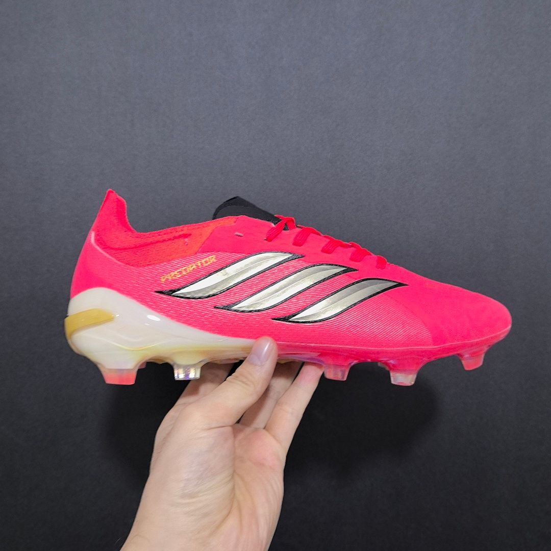 Adidas Predator 26 V12 FG