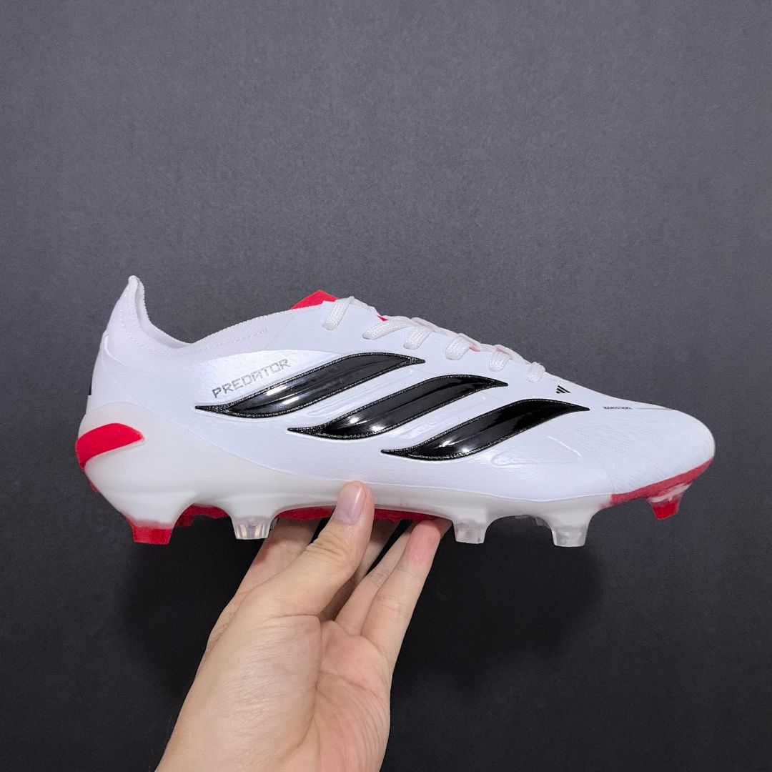 Adidas Predator 26 V17 FG