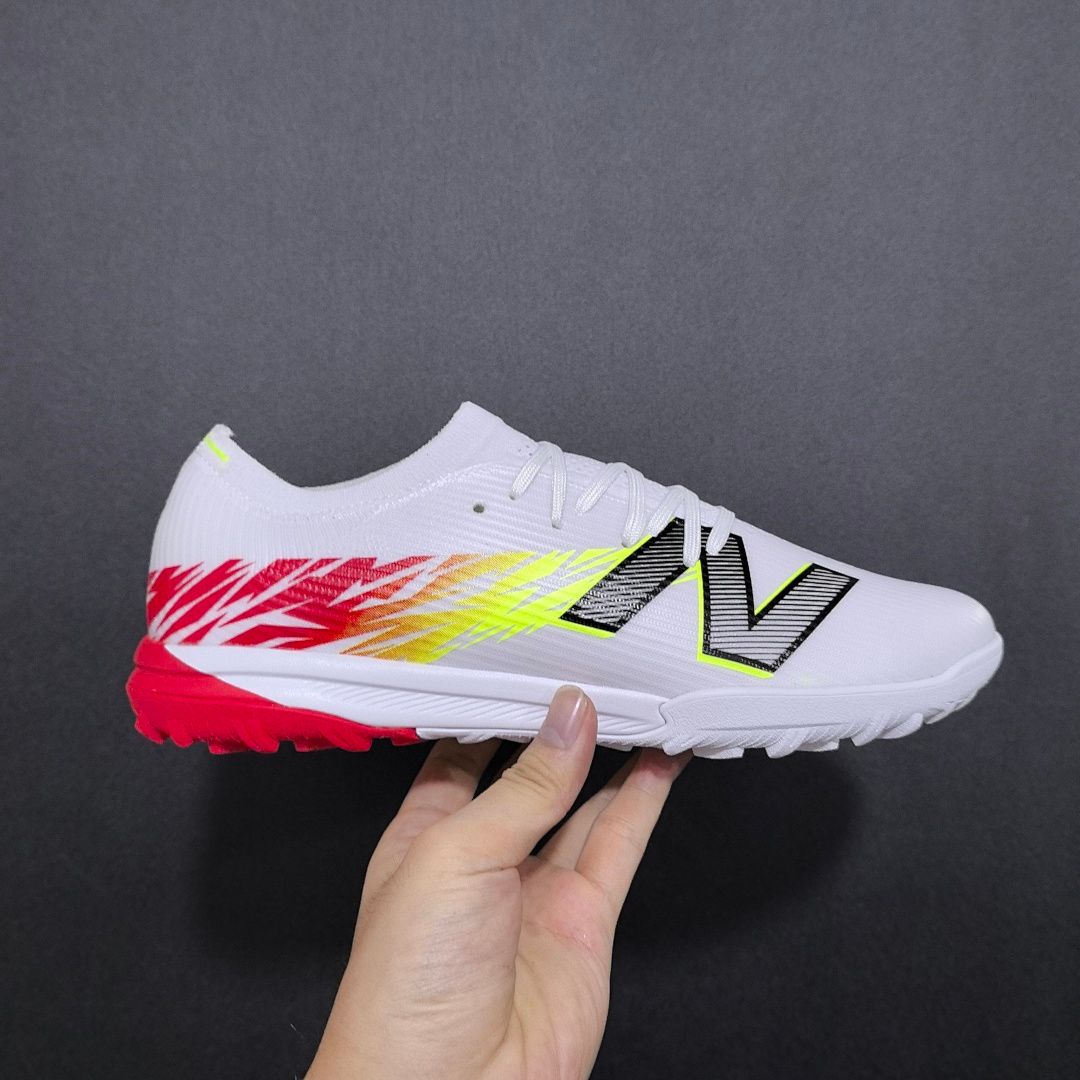 New Balance Football Boot V2 TF