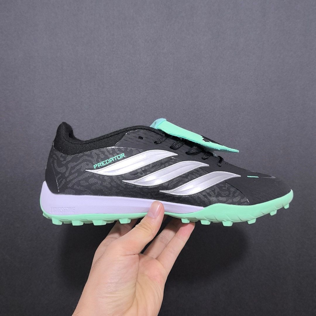 Adidas Predator 26 V11 TF
