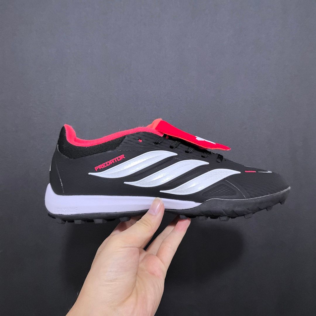 Adidas Predator 26 V12 TF