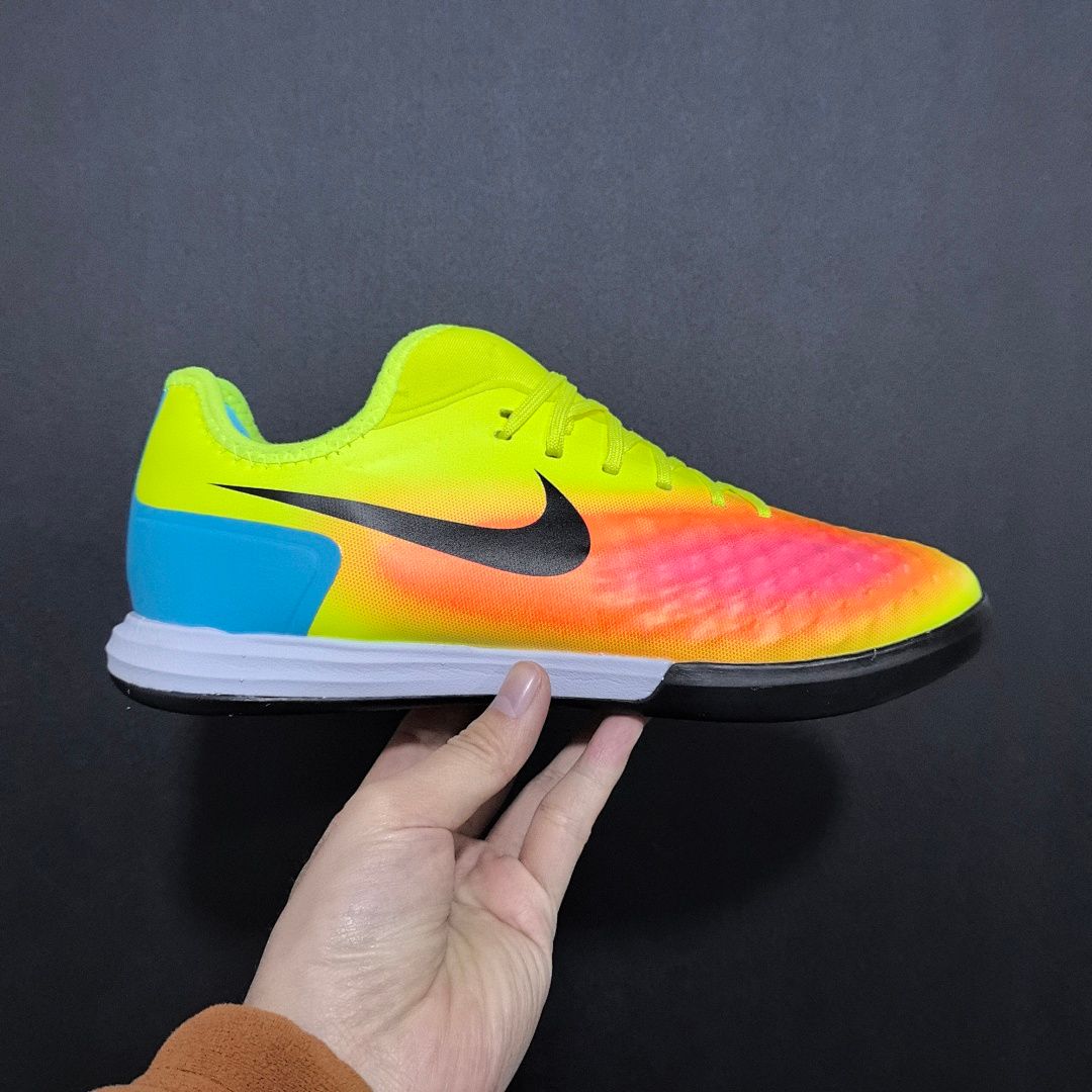 Nike Phantom GX 2 V4 IC