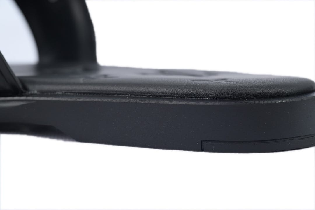 Louis Vuitton LV Slipper Strap Slippers Oasis Black Leather Surface