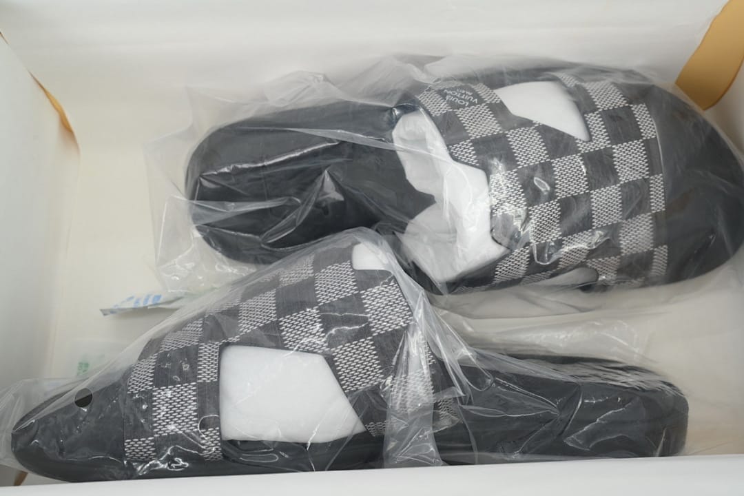 Louis Vuitton LV Slipper Strap Slippers Oasis Black And White Check