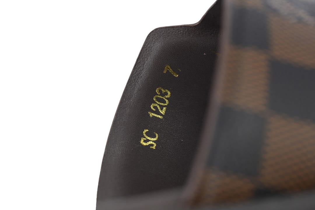 Louis Vuitton LV Slipper Strap Slippers Oasis Classic Plaid