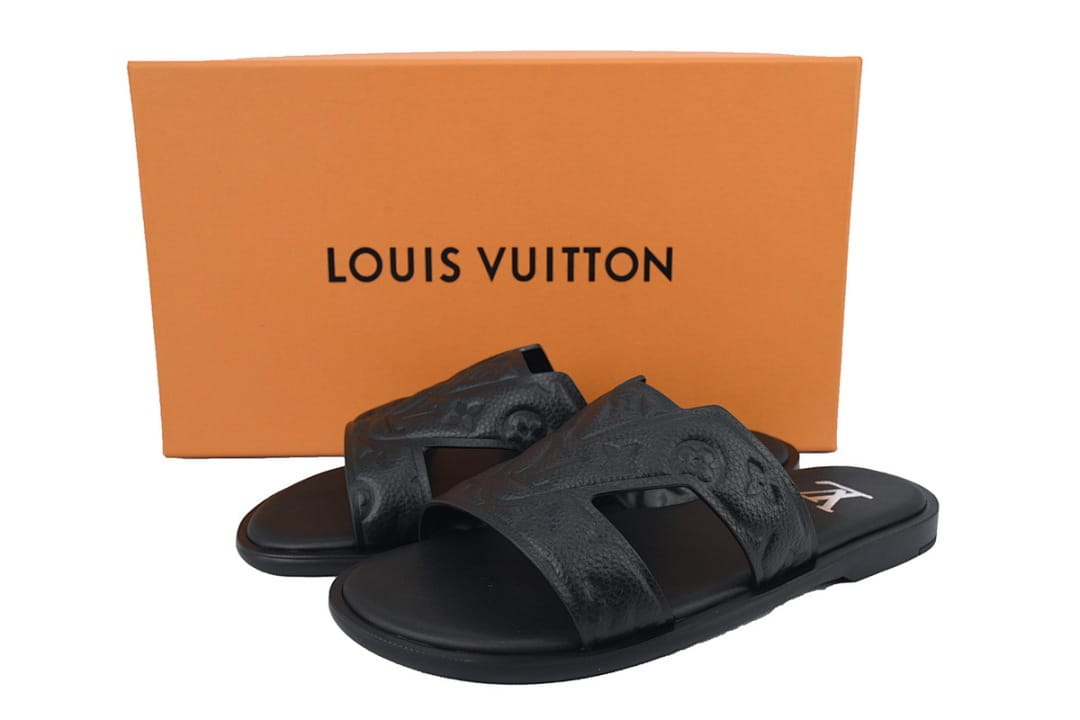 Louis Vuitton LV Slipper Strap Slippers Oasis Black Embossing