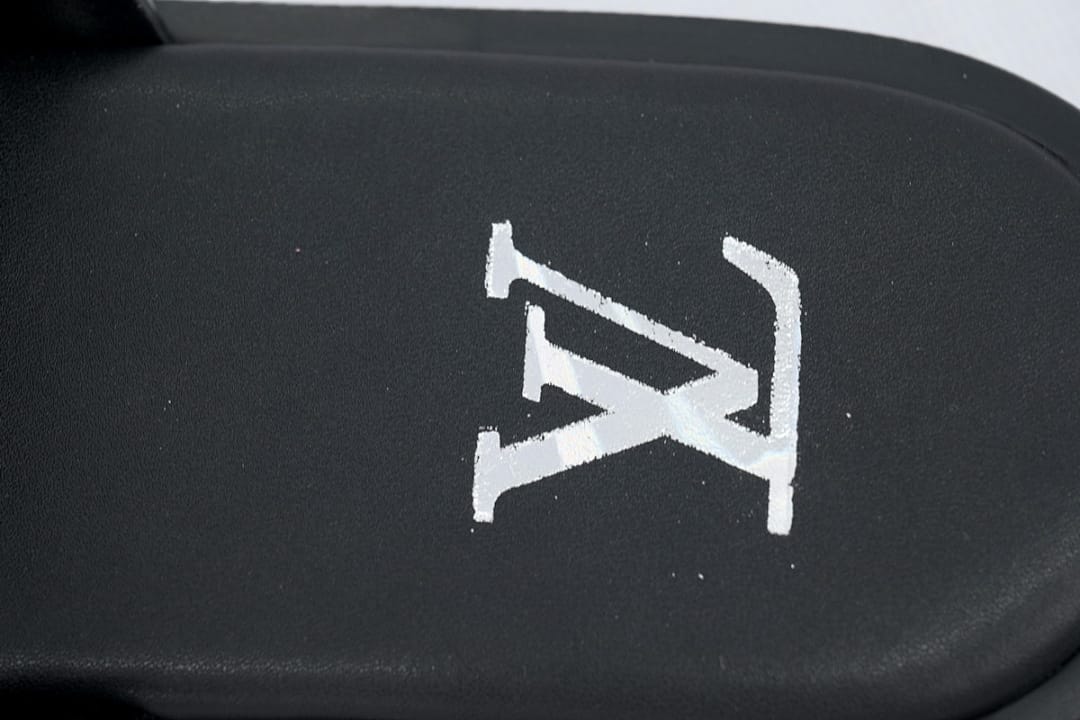 Louis Vuitton LV Slipper Strap Slippers Oasis Black Embossing