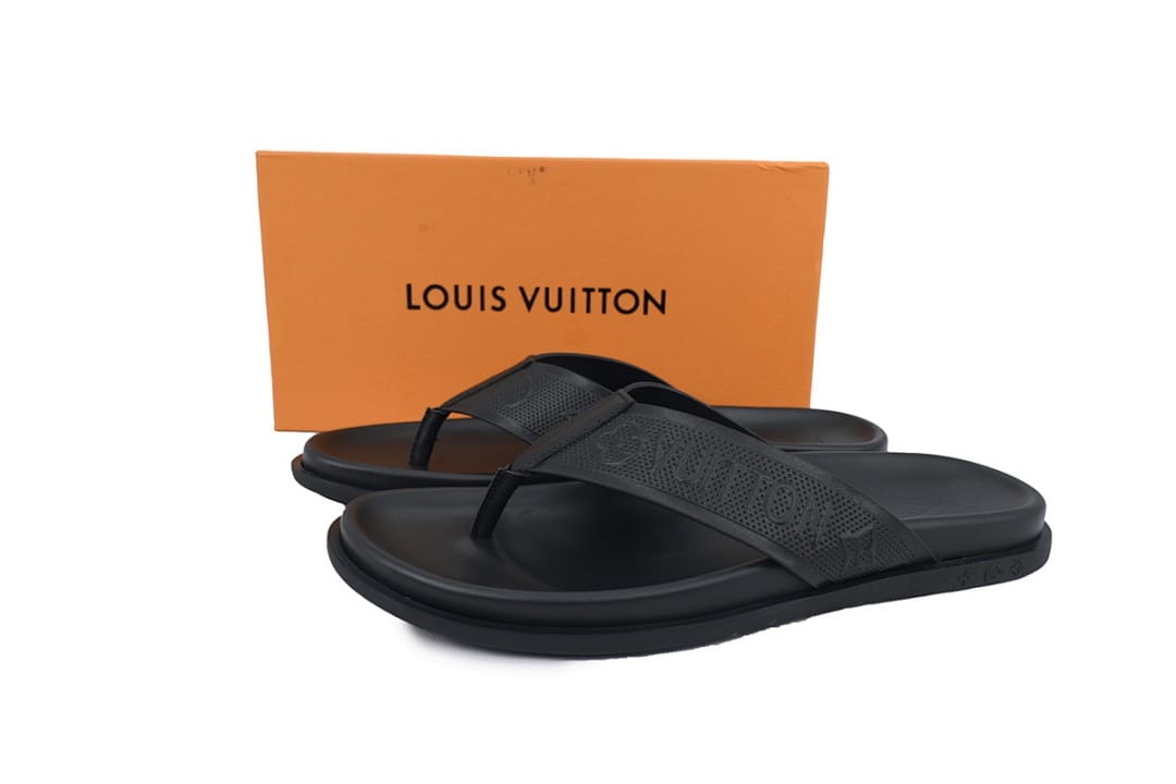 Louis Vuitton LV Slipper Flip Flops The Network Is Completely Black