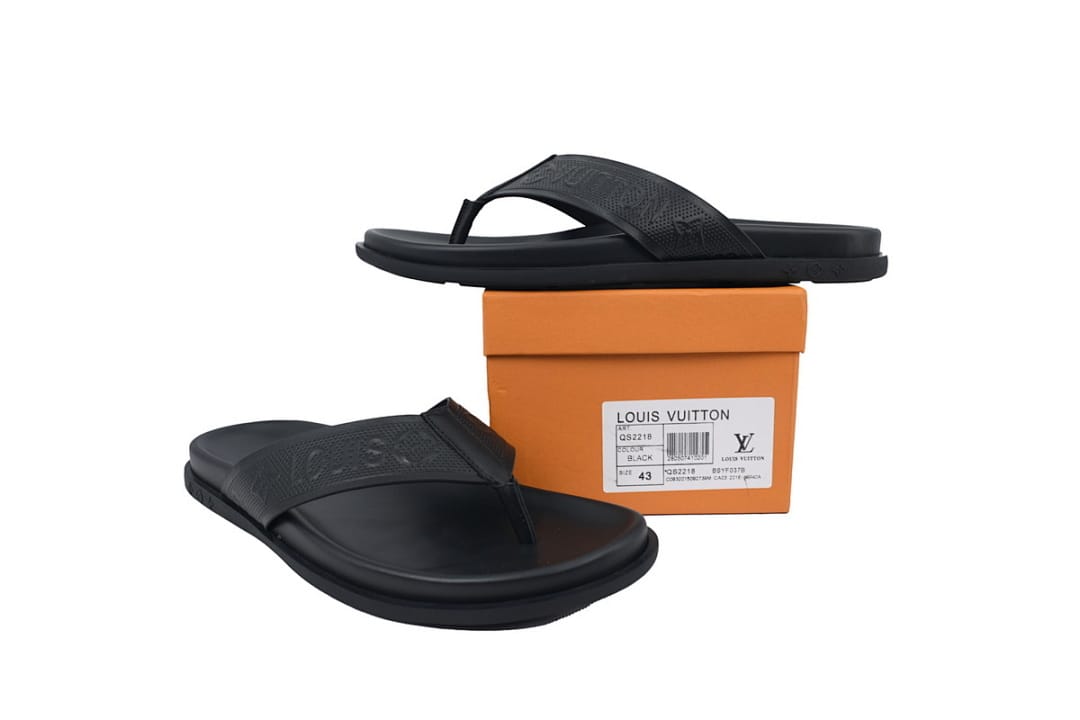 Louis Vuitton LV Slipper Flip Flops The Network Is Completely Black