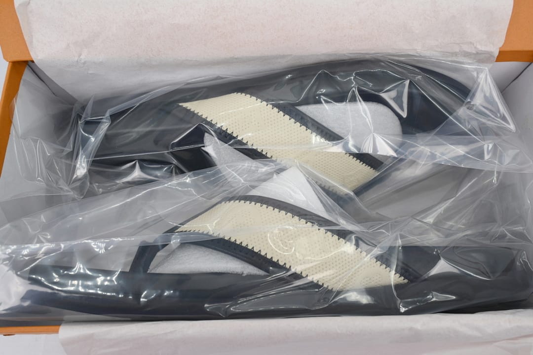 Louis Vuitton LV Slipper Flip Flops Net Surface Beige
