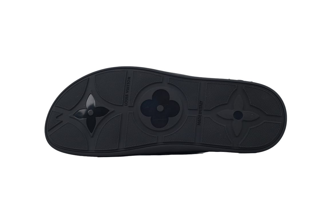 Louis Vuitton LV Slipper Flip Flops The Leather Surface Is Completely Black