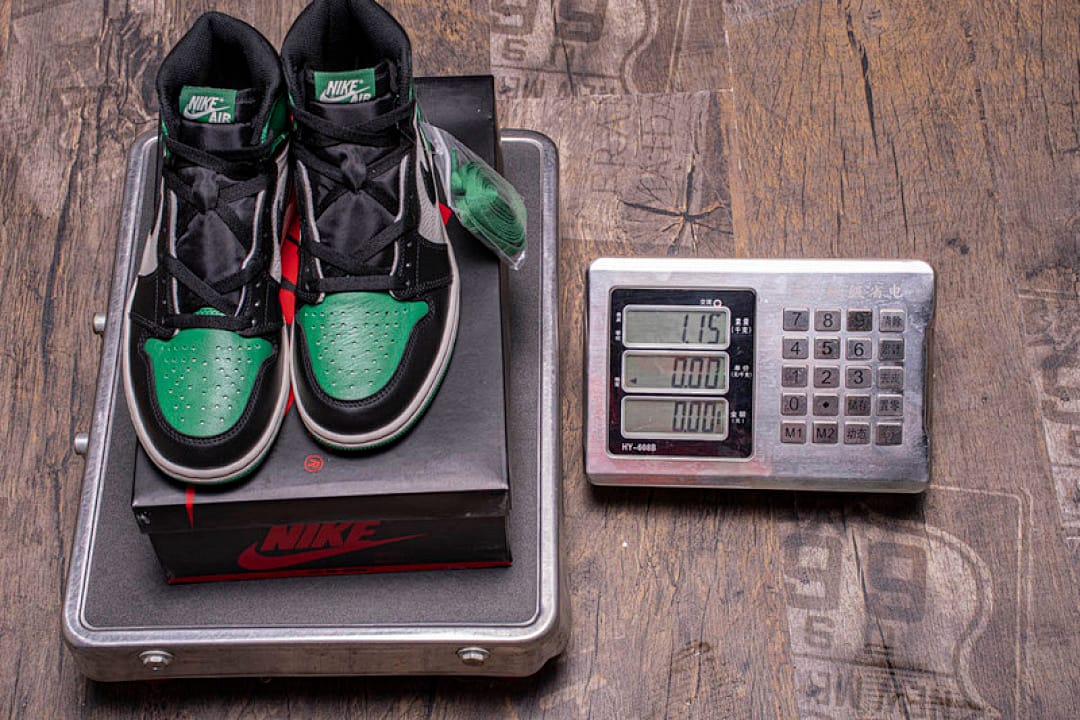 Air Jordan 1 High OG Pine Green (Colorway 3)