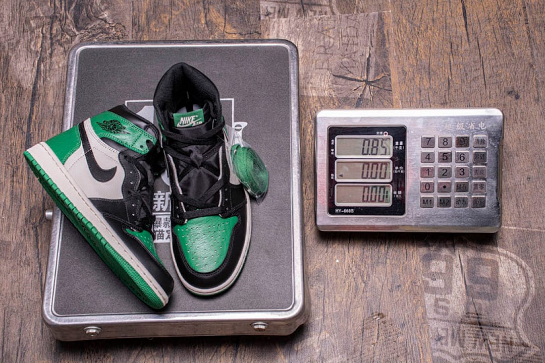 Air Jordan 1 High OG Pine Green (Colorway 3)