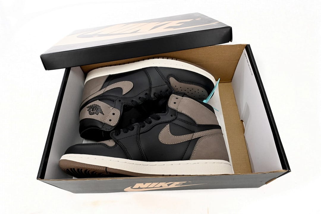 Air Jordan 1 High OG Palomino