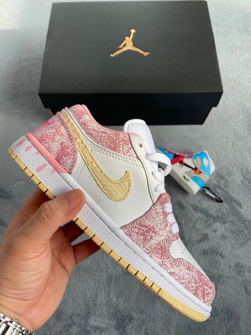 Air Jordan 1 Low SE GS Paint Drip
