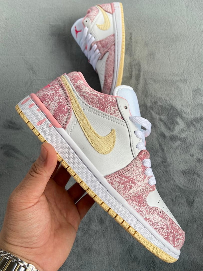 Air Jordan 1 Low SE GS Paint Drip