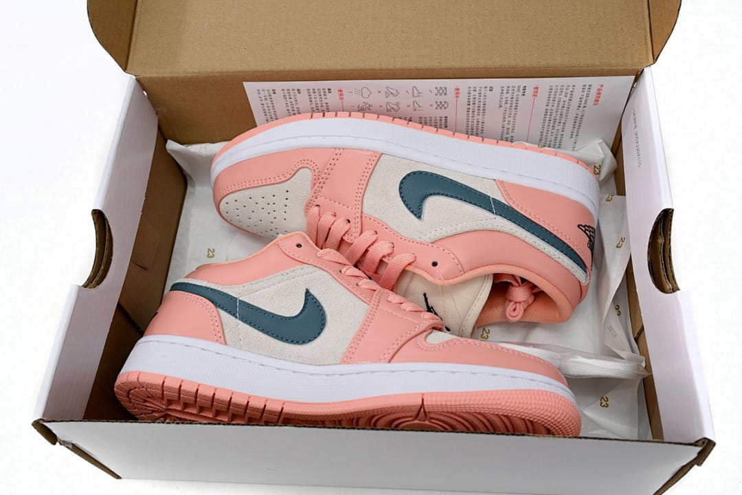Air Jordan 1 Low Pink Blue