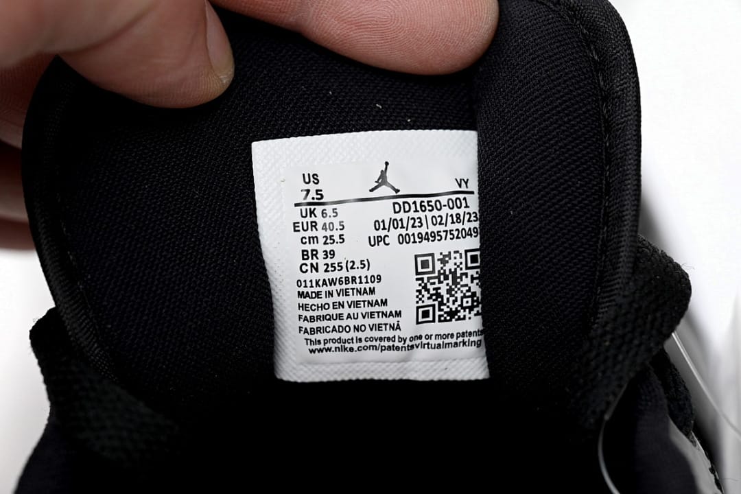 Air Jordan 1 Low Black White