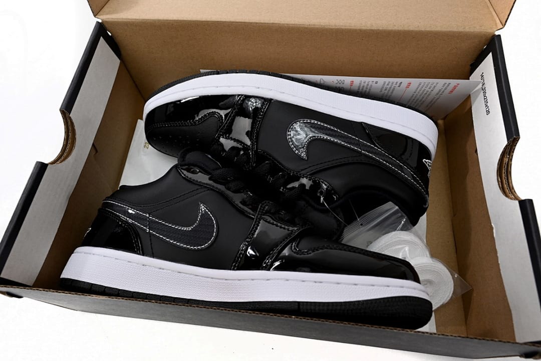 Air Jordan 1 Low Black White