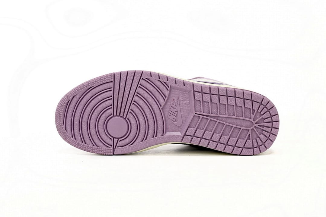 Air Jordan 1 Low International Women