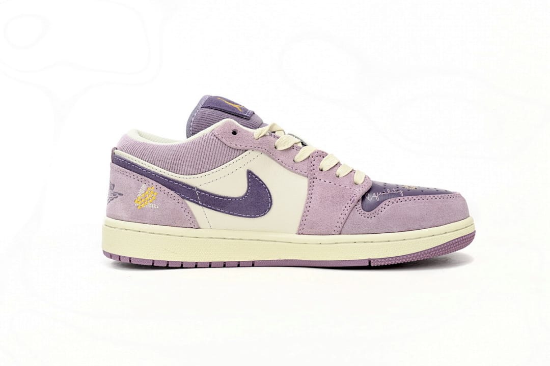 Air Jordan 1 Low International Women