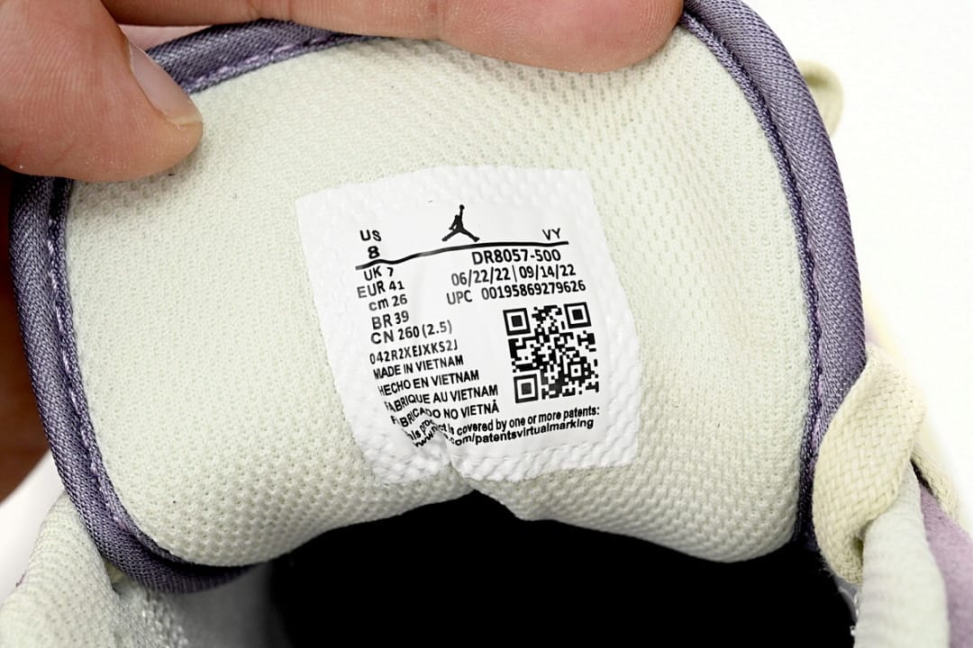 Air Jordan 1 Low International Women