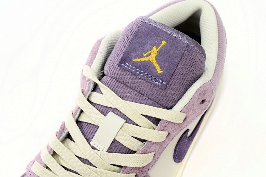Air Jordan 1 Low International Women