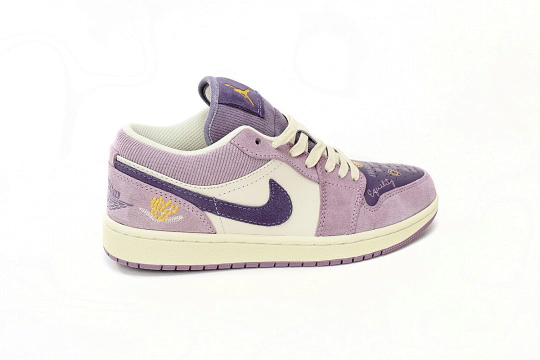 Air Jordan 1 Low International Women