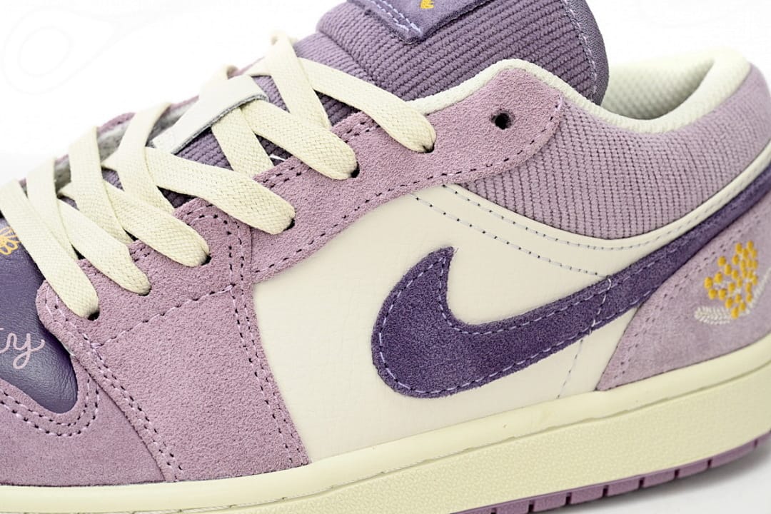 Air Jordan 1 Low International Women