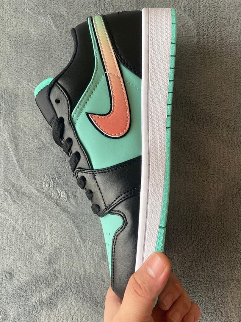 Air Jordan 1 Low SE Tropical Twist