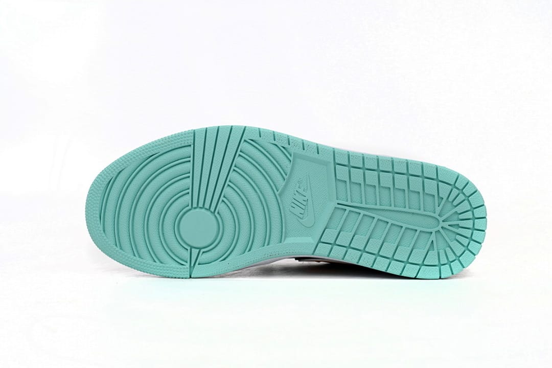 Air Jordan 1 Low SE Tropical Twist