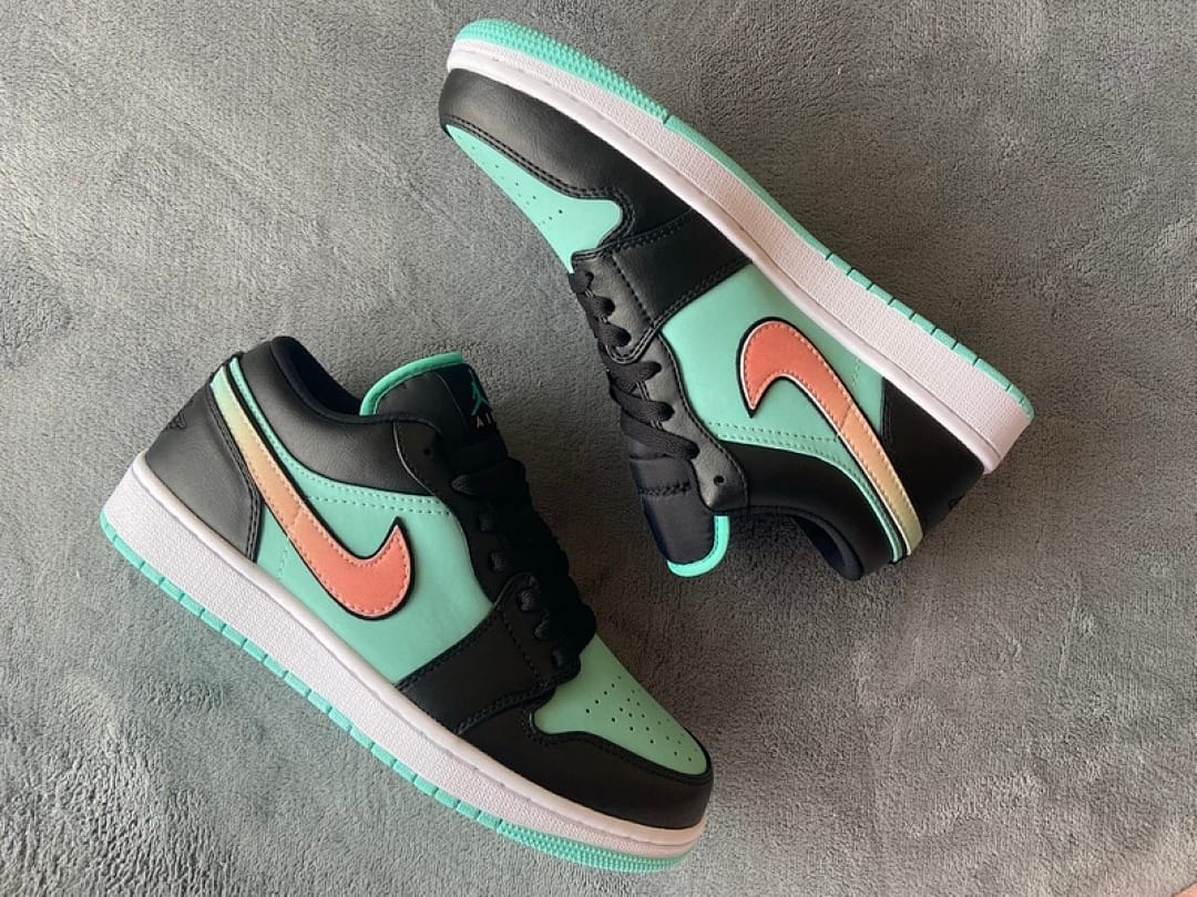 Air Jordan 1 Low SE Tropical Twist