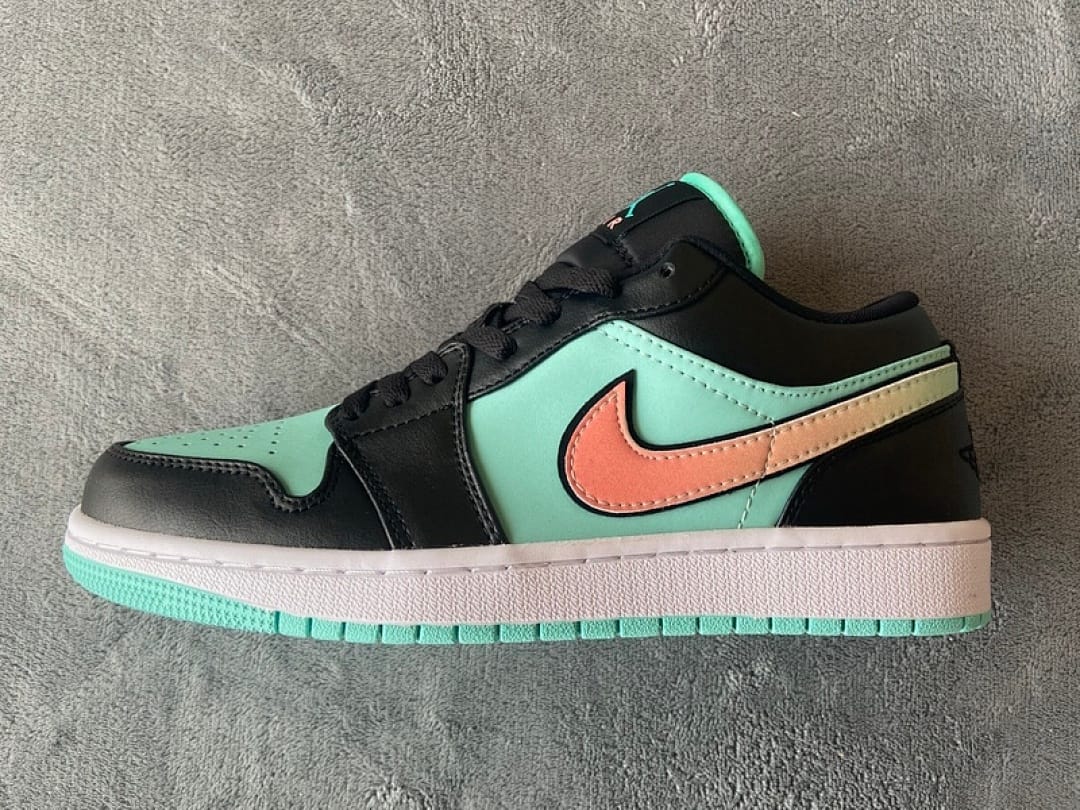 Air Jordan 1 Low SE Tropical Twist