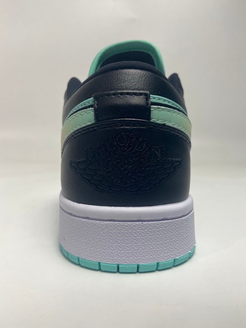 Air Jordan 1 Low SE Tropical Twist