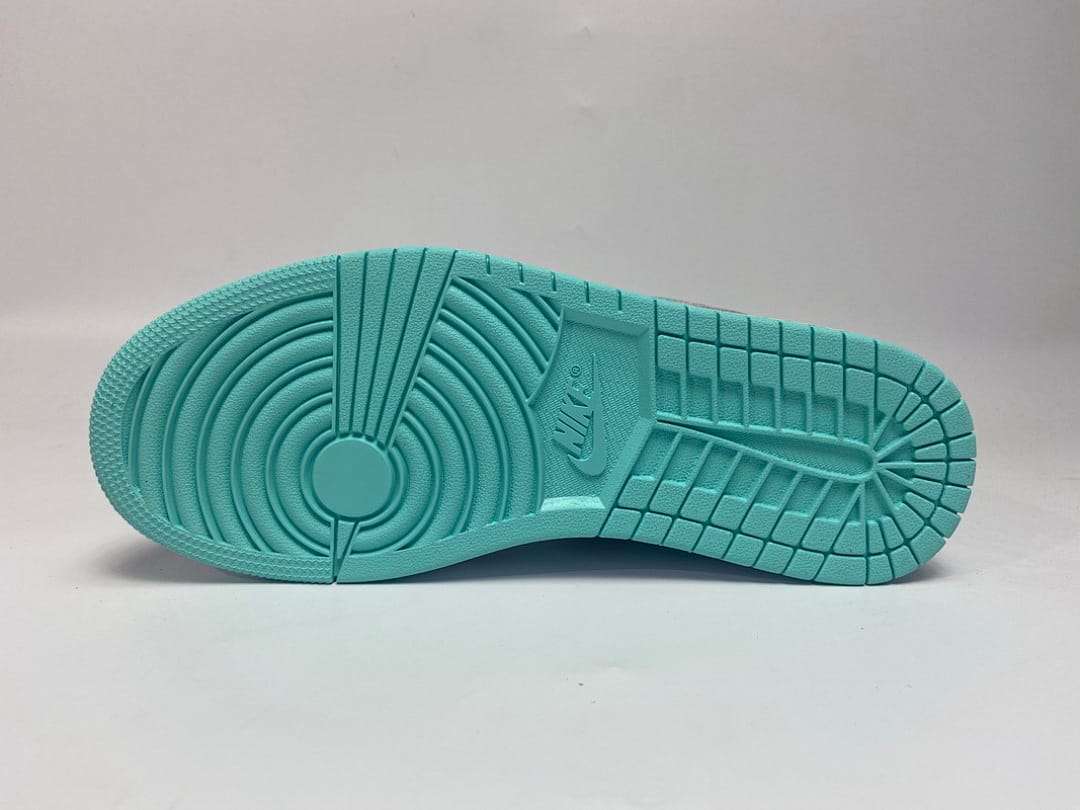 Air Jordan 1 Low SE Tropical Twist