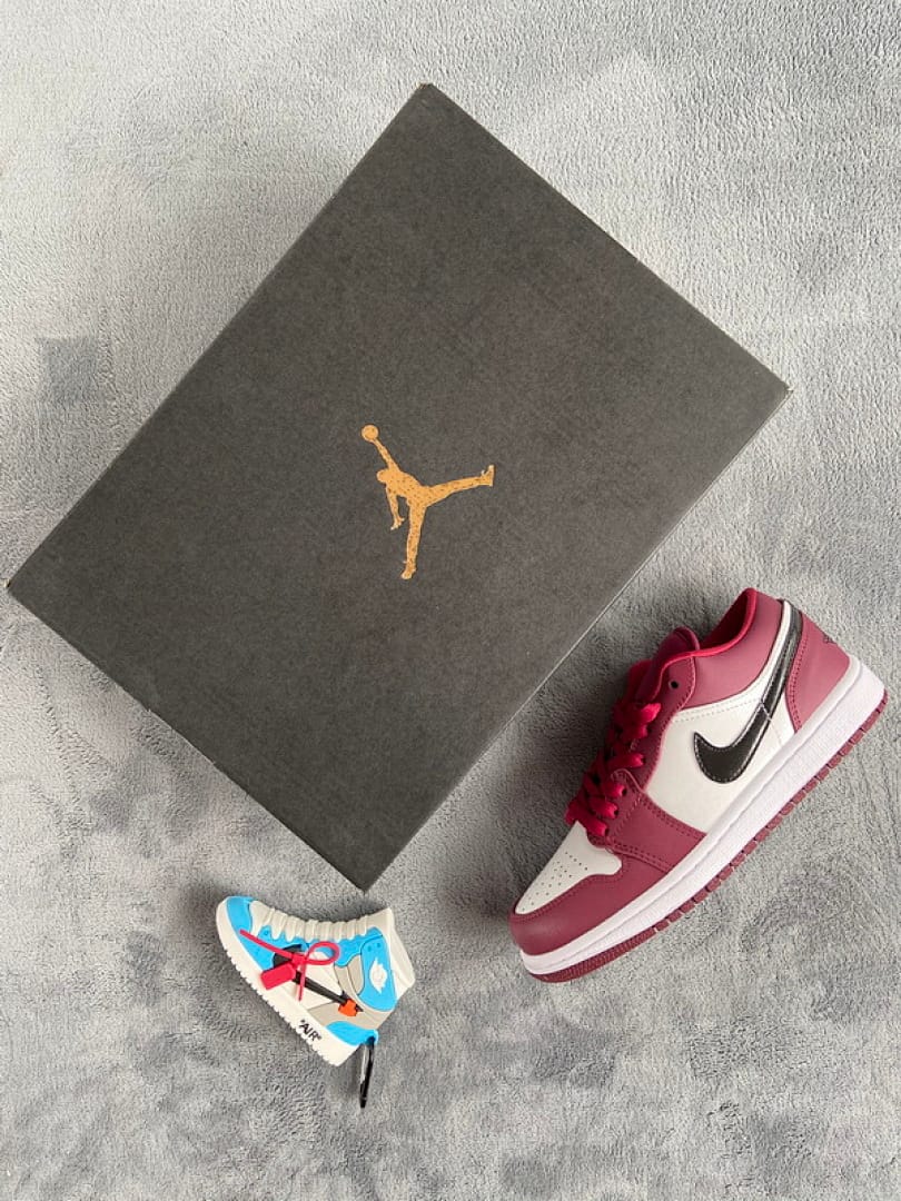Air Jordan 1 Low Noble Red