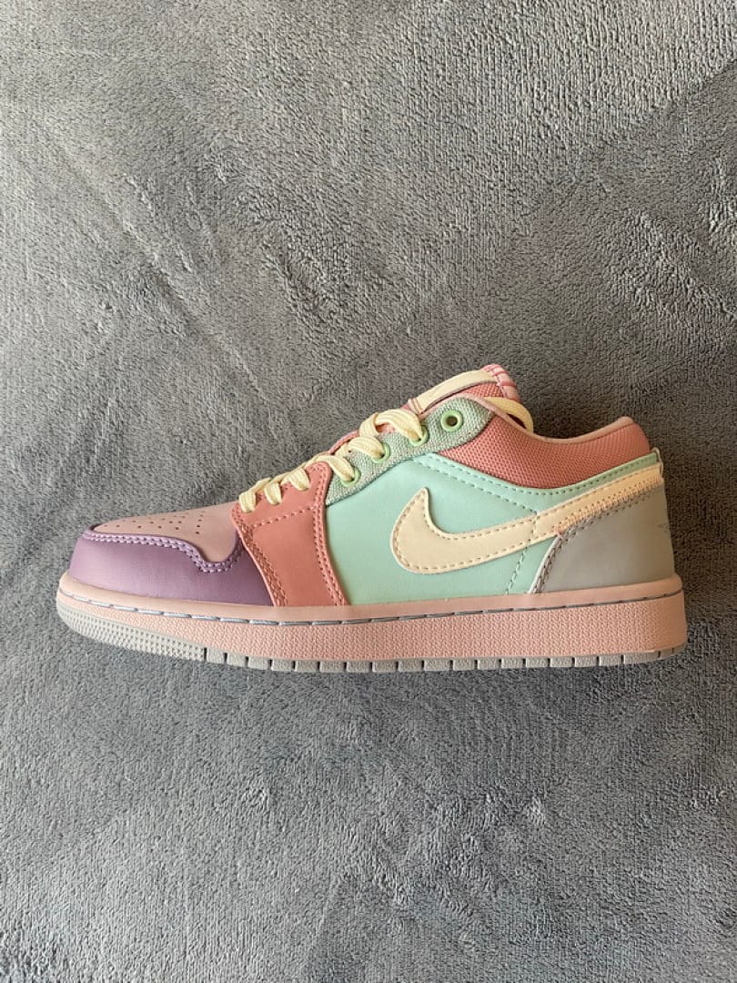 Air Jordan 1 Low SE Champagne