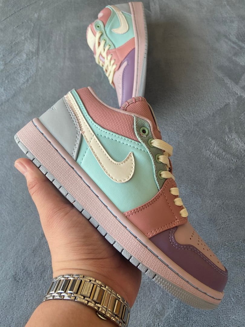 Air Jordan 1 Low SE Champagne