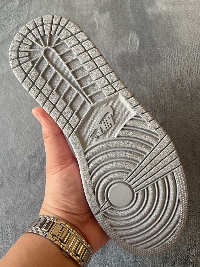 Air Jordan 1 Low SE Champagne