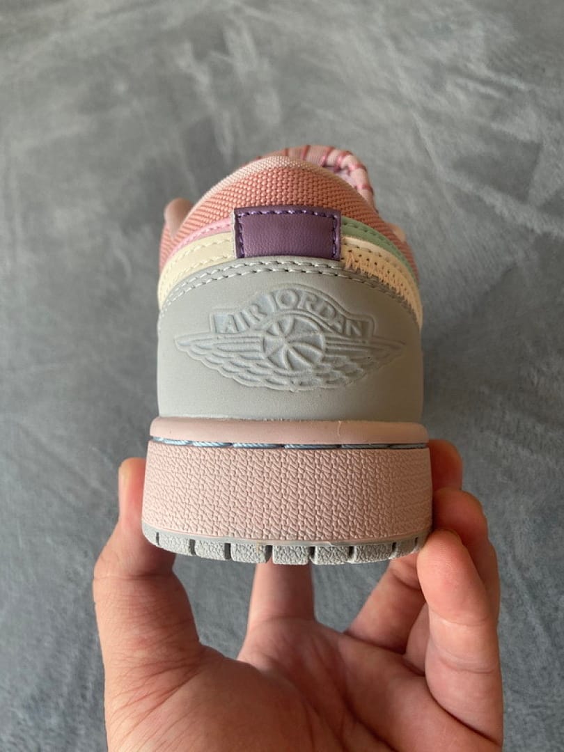 Air Jordan 1 Low SE Champagne